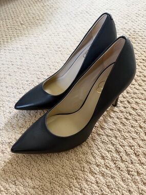 Sam Edelman Black Pointed-Toe Women's Pumps W8